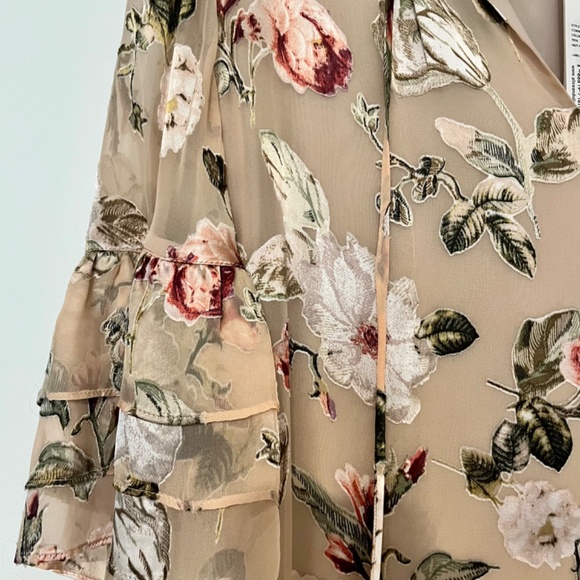 NWT Alice + Olivia Julius Split- Neck Dress- Size M - Picture 4 of 7